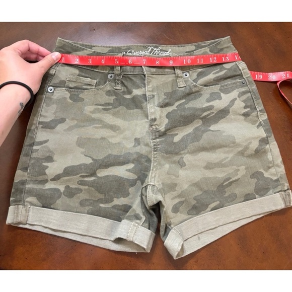 Universal Thread High Rise Midi Shorts Camo - Picture 3 of 3